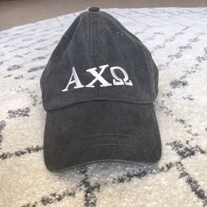 AXO, Alpha Chi Omega hat